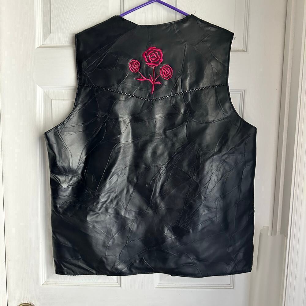 NWT Diamond Plate Buffalo Leather Vest Embroidered Roses Womens Size 5XL - Picture 4 of 7